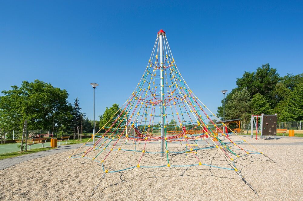 Seilpyramide Py855k F H 1 5 M Mit 8 Abspannungen Spielplatze Bonita De Seilpyramide Py855k F H 1 5 M Mit 8 Abspannungen Spielplatze Bonita De